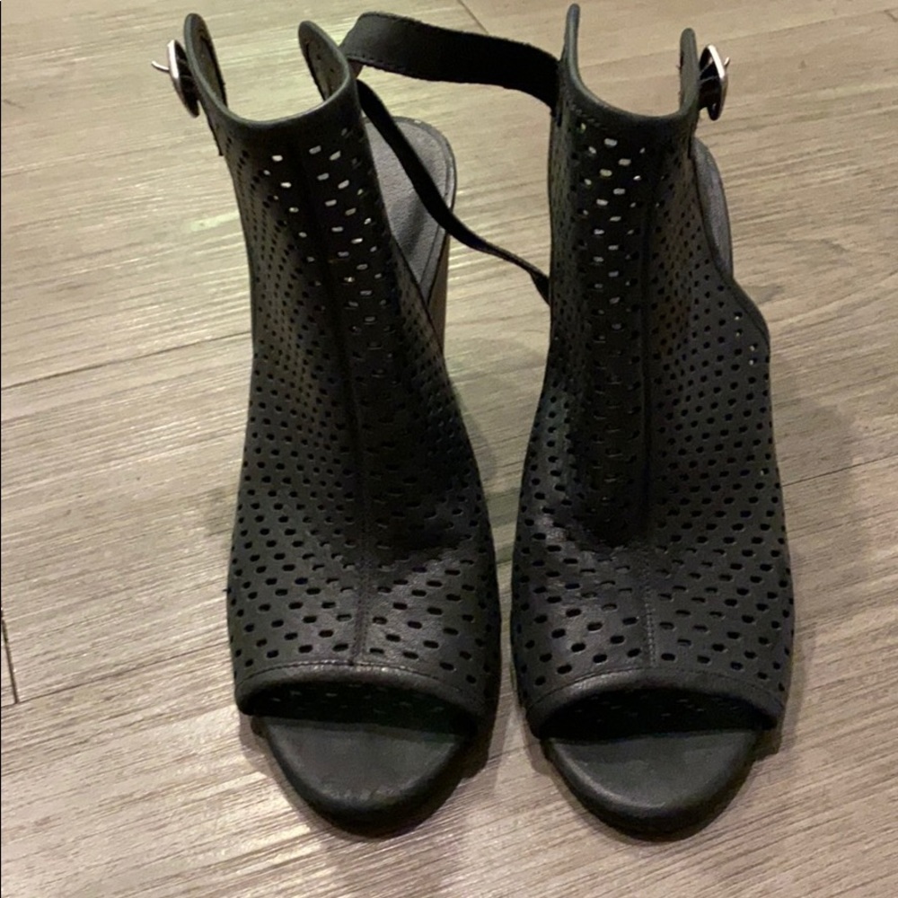Lucky brand heeled sandals